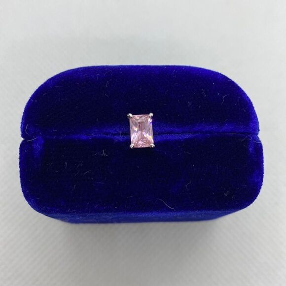 💛 925 Pink Rectangular Cut CZ Single Stud - Picture 1 of 3